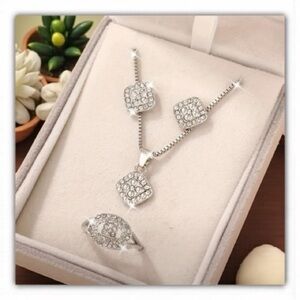 Silver Necklace Set